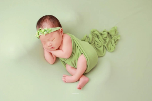 山南宝宝边吃边拉正常吗